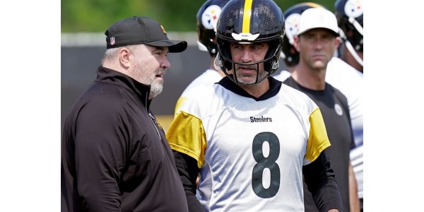 Aaron Rodgers ilmoitti lopettavansa uransa jo ennen uuden kauden alkua